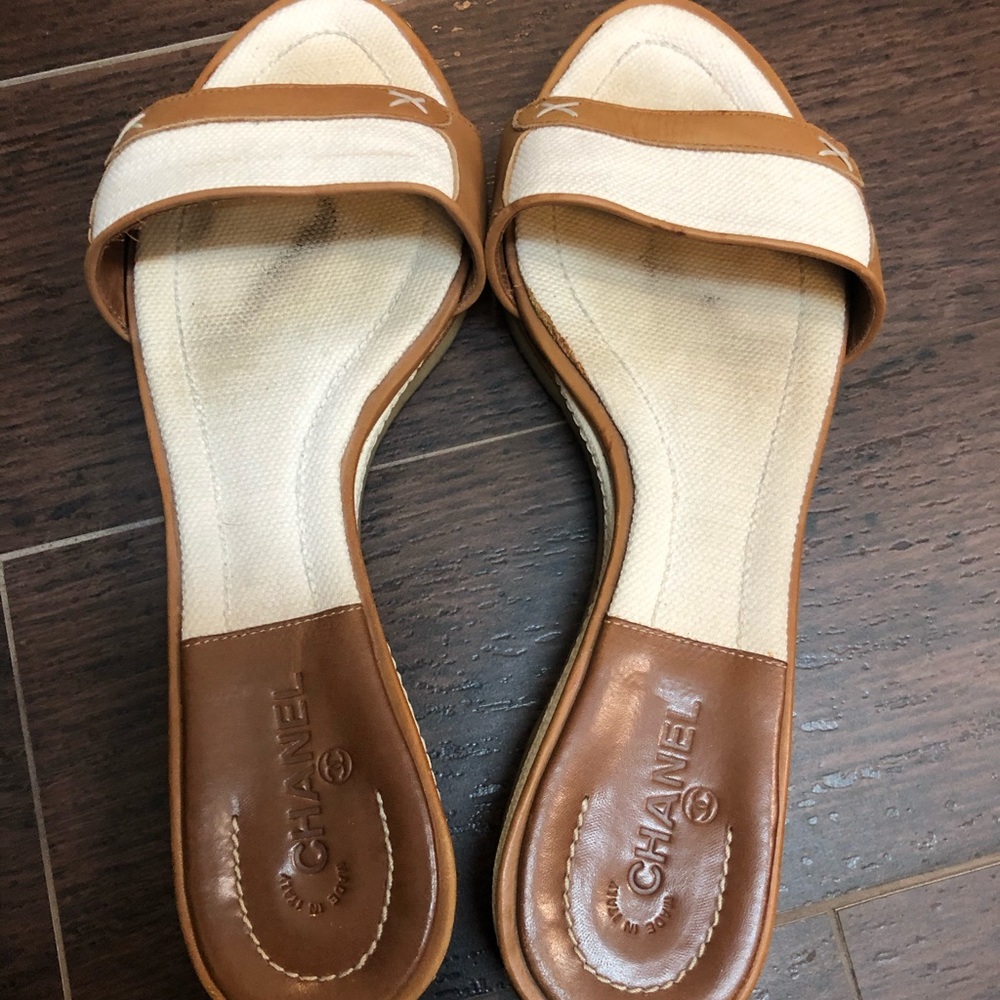 Chanel slides